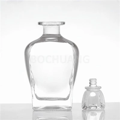 ક્લિયર ગ્લાસ સ્પિરિટ બોટલ 700ml